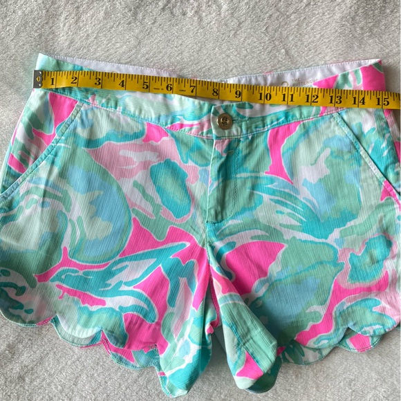 Lilly Pulitzer scalloped-hem shorts, size 2 - Picture 12 of 12